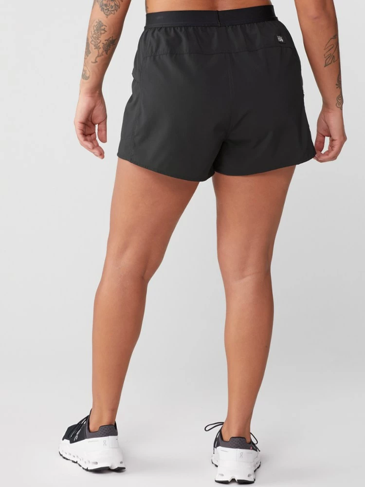 Mountain Hardwear Trail Sender Shorts - Women's 5 Mountain Hardwear Trail Sender Shorts - Women's - Image 3