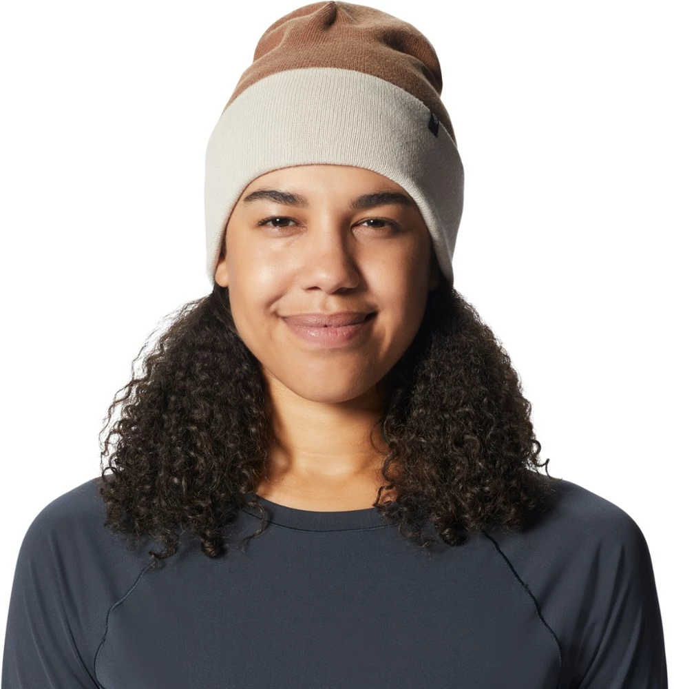 Mountain Hardwear Everyone's Favorite Reversible Beanie 9 Mountain Hardwear Everyone's Favorite Reversible Beanie - Image 7