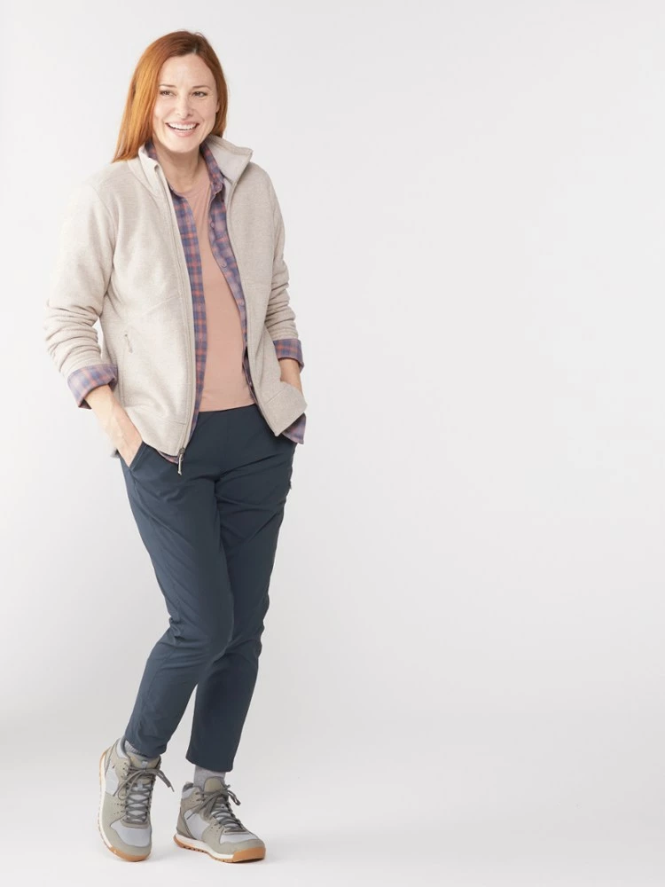 Mountain Hardwear Dynama/2 Ankle Pants - Women's 5 Mountain Hardwear Dynama/2 Ankle Pants - Women's - Image 4