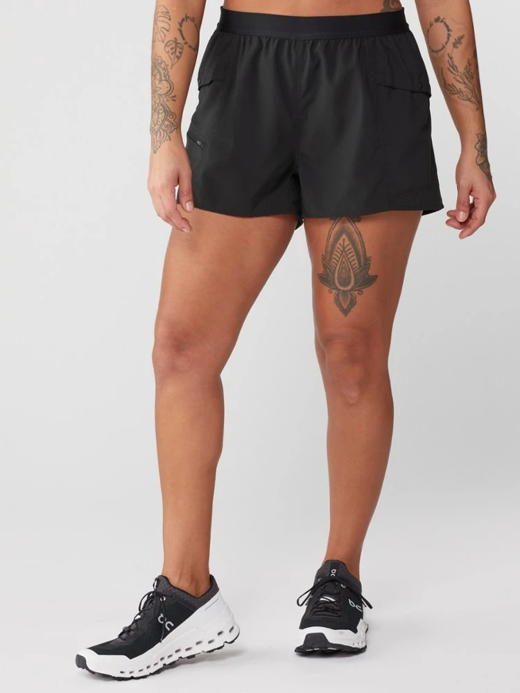 Mountain Hardwear Trail Sender Shorts - Women's 4 Mountain Hardwear Trail Sender Shorts - Women's - Image 2