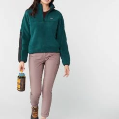 Mountain Hardwear HiCamp Fleece Pullover - Women's -Mountain Hardwear store c50f65ca e897 49bf bd57 7988f48fb27b